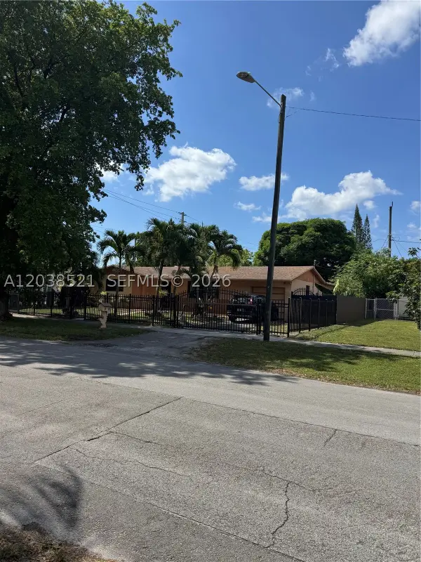 Address Withheld By Seller, Miami, FL 33162
