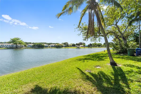 2540 W 67th Pl #204-28, Hialeah, FL 33016