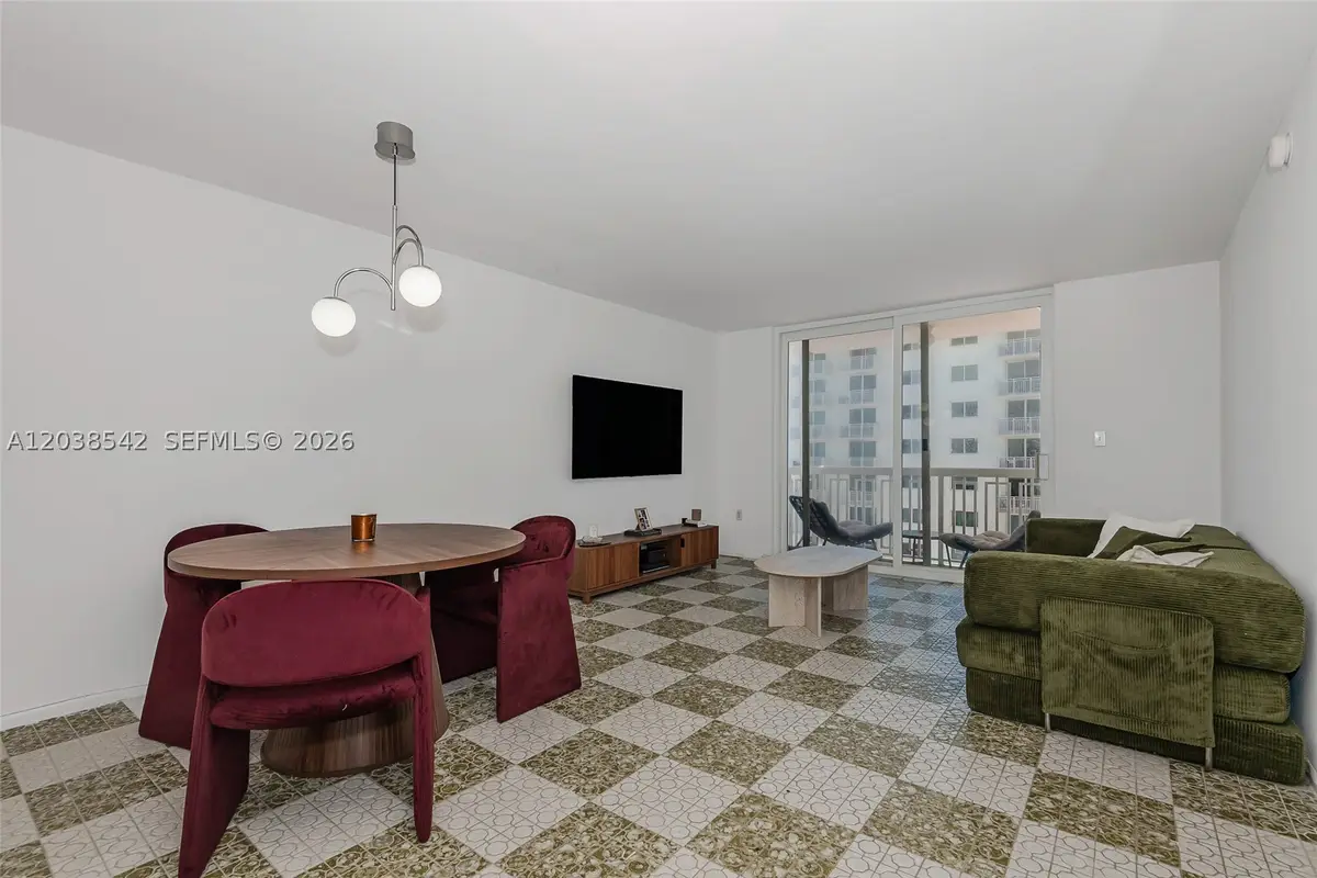 401 Ocean Dr #810, Miami Beach, FL 33139 - #1