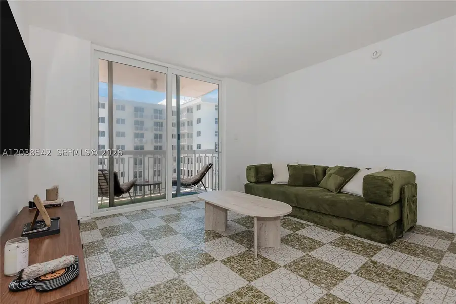 401 Ocean Dr #810, Miami Beach, FL 33139 - #3