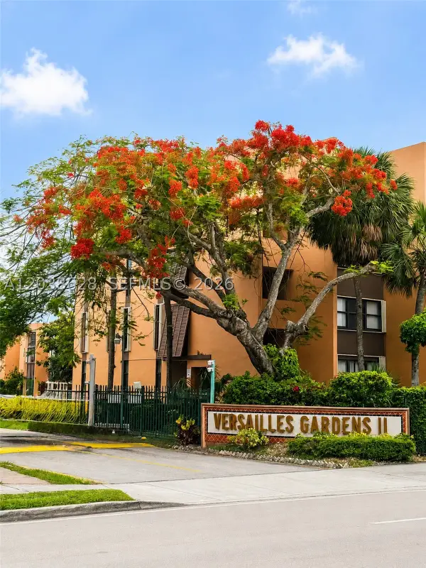 9440 W Flagler St #205, Miami, FL 33174