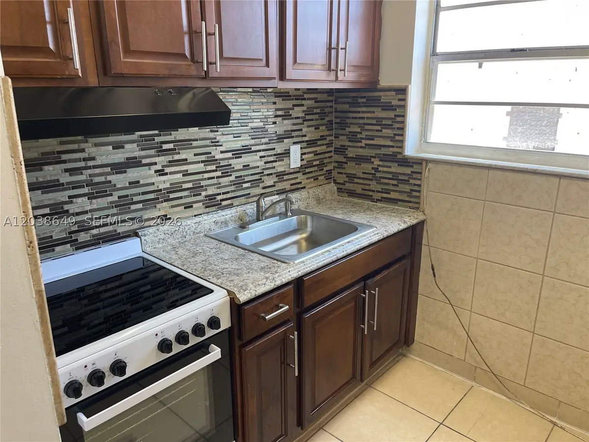 1043 NW 2nd St #14, Miami, FL 33128 - #1