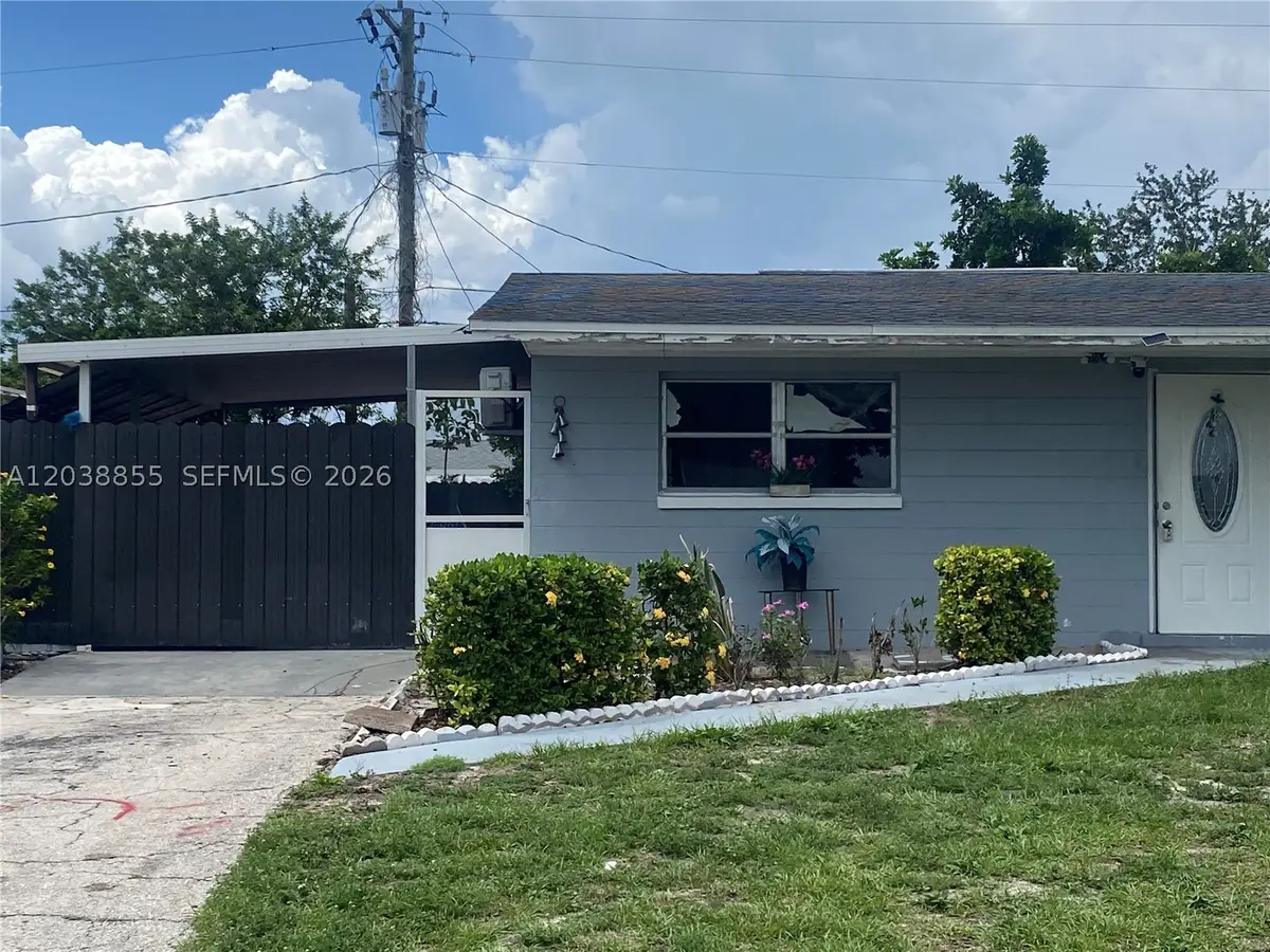 1111 N Vineyard St, Lehigh Acres, FL 33936 - #1