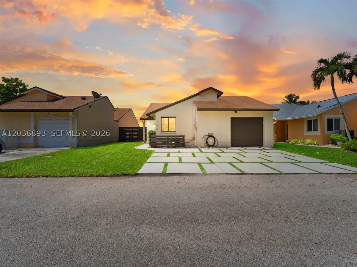 11010 SW 13th St, Pembroke Pines, FL 33025 - #1