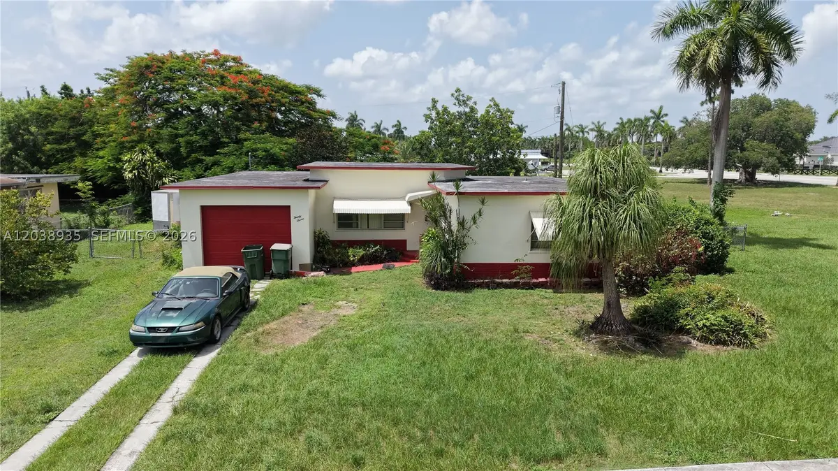 27 NW 18th St, Homestead, FL 33030 - #1