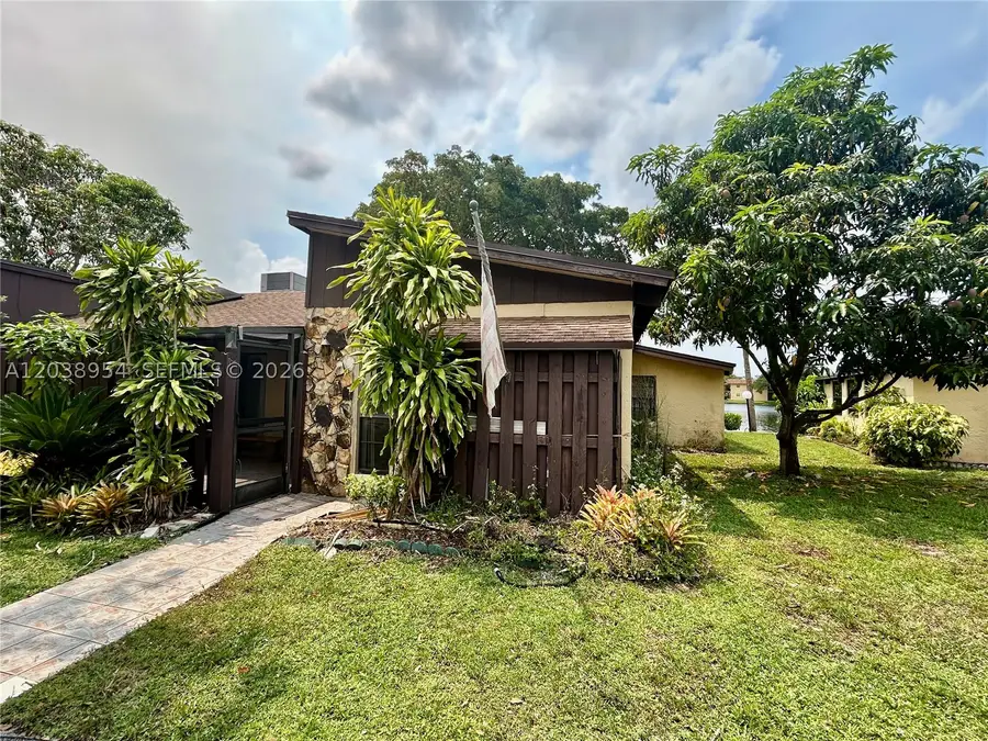 416 Briarwood Cir #2-24, Hollywood, FL 33024 - #2