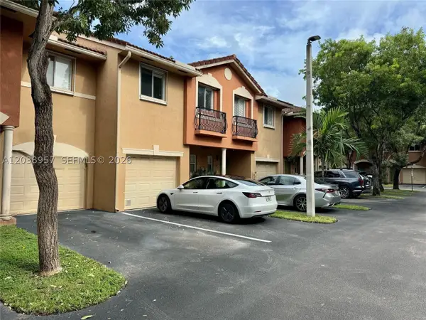 35 SE 3rd Ave #11, Hallandale Beach, FL 33009