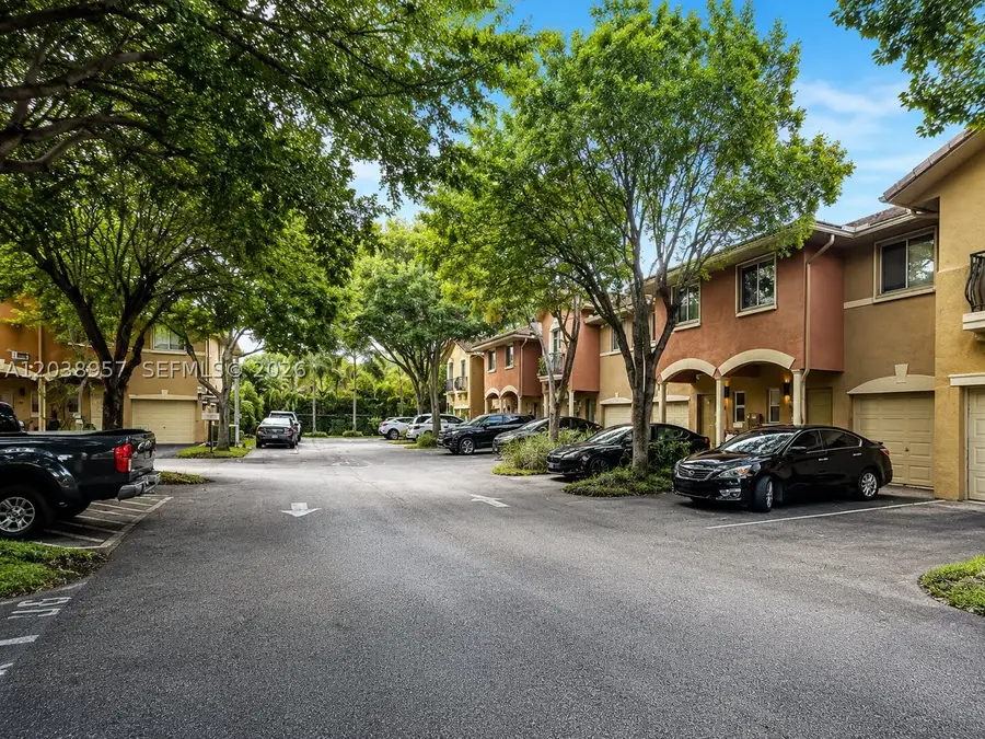 35 SE 3rd Ave #11, Hallandale Beach, FL 33009 - #2