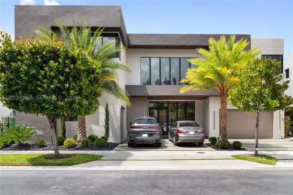 10261 NW 74th Ter, Doral, FL 33178