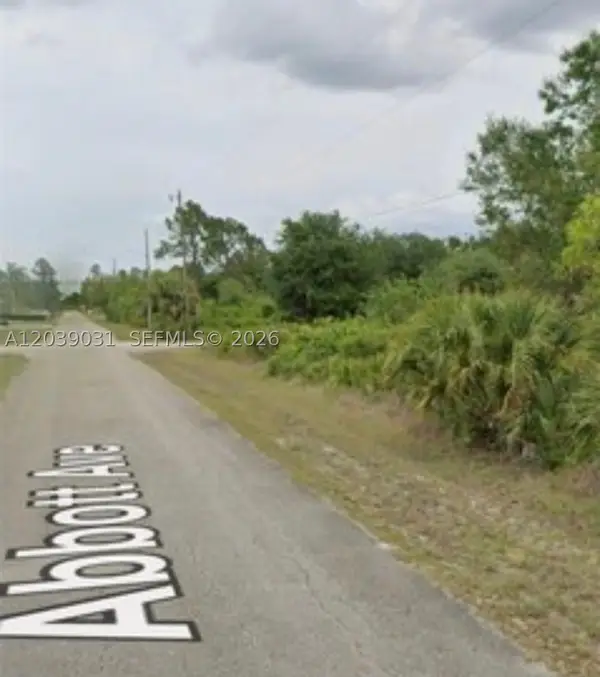 220 NE Abbott Ave, Fort Myers, FL 33936