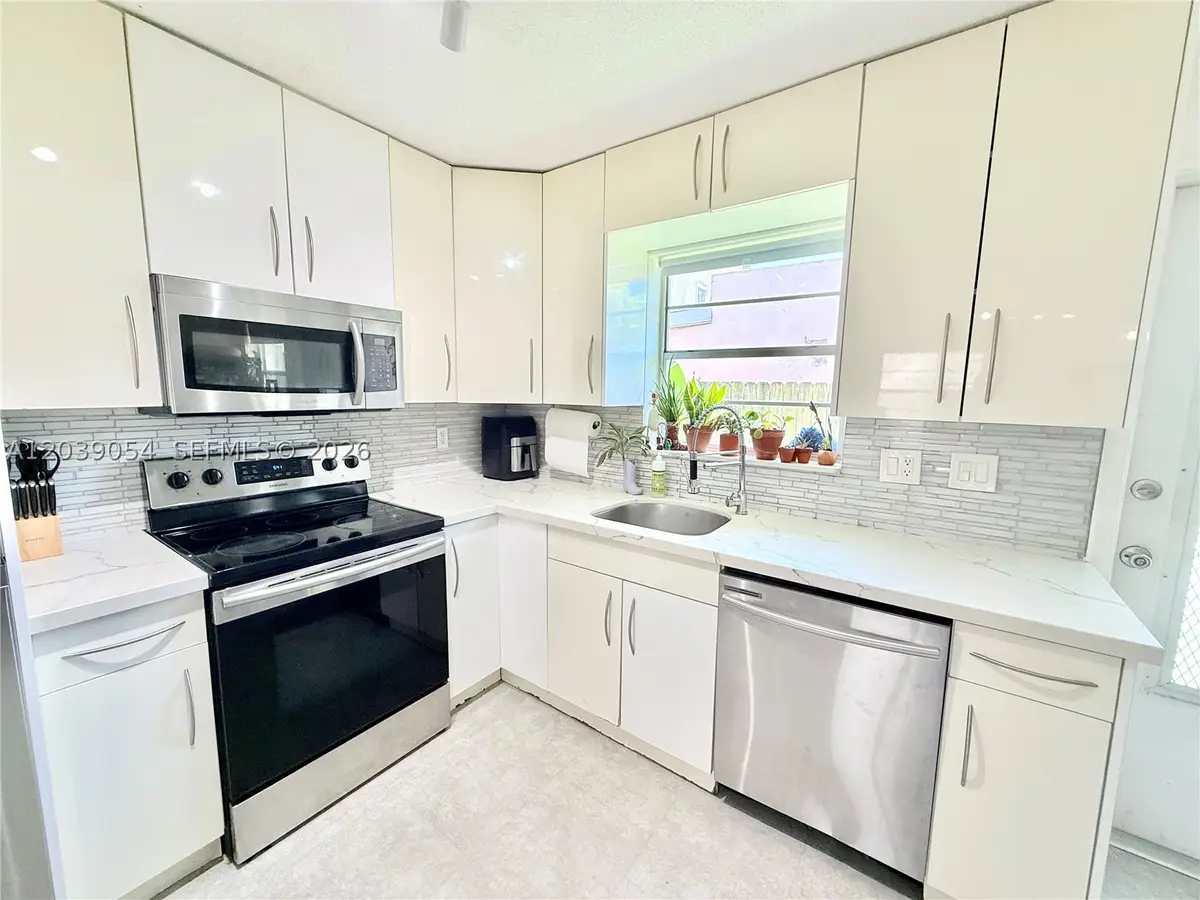 1722 Mayo St #105, Hollywood, FL 33020 - #1