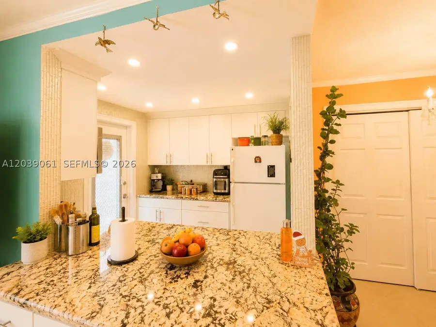 1725 James Ave #12A, Miami Beach, FL 33139 - #2