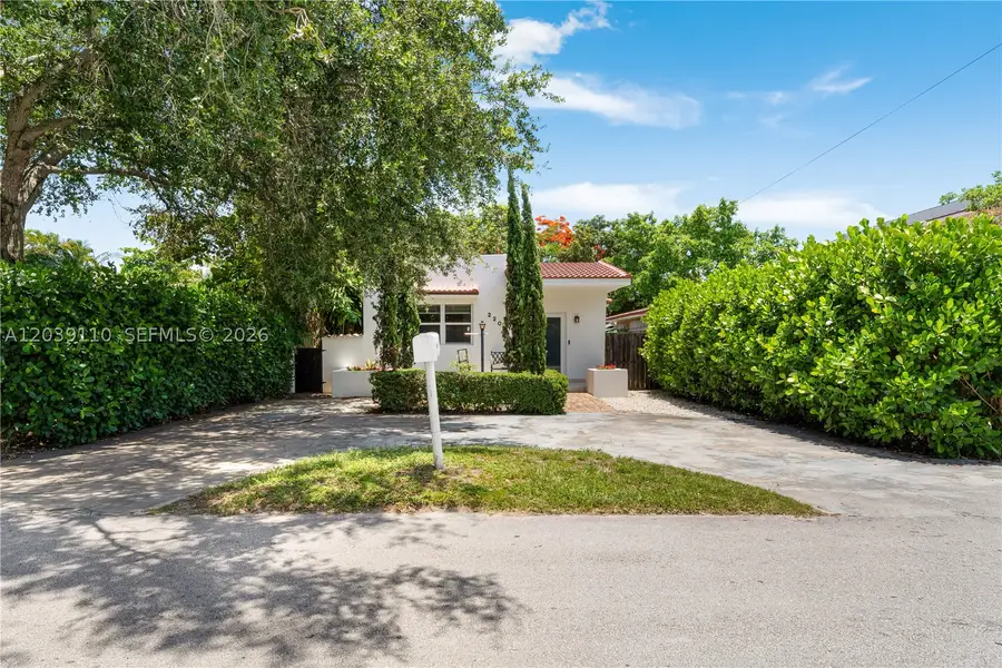 2209 SW 57th Ct, Miami, FL 33155 - #2