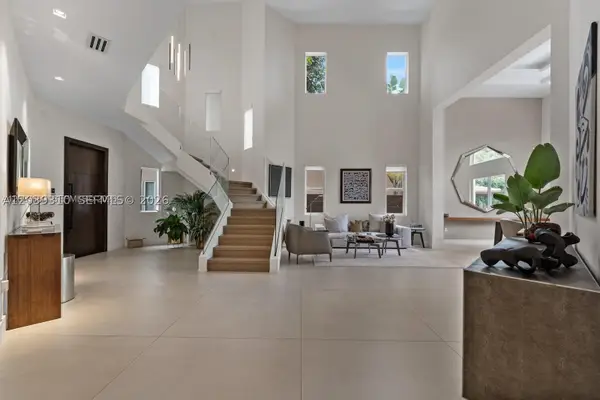11163 NW 71st Ter, Doral, FL 33178