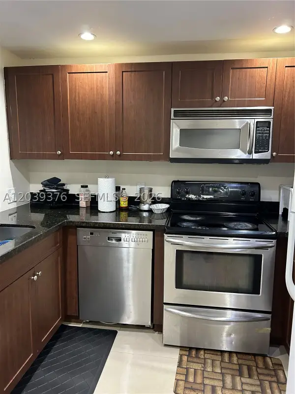 Address Withheld By Seller, North Miami, FL 33181