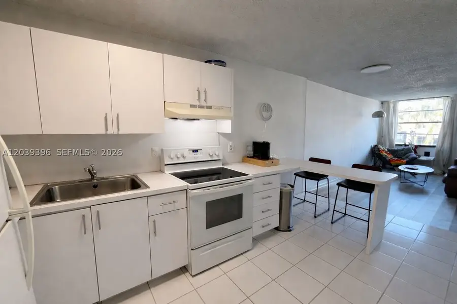 710 Washington Ave #319, Miami Beach, FL 33139 - #2