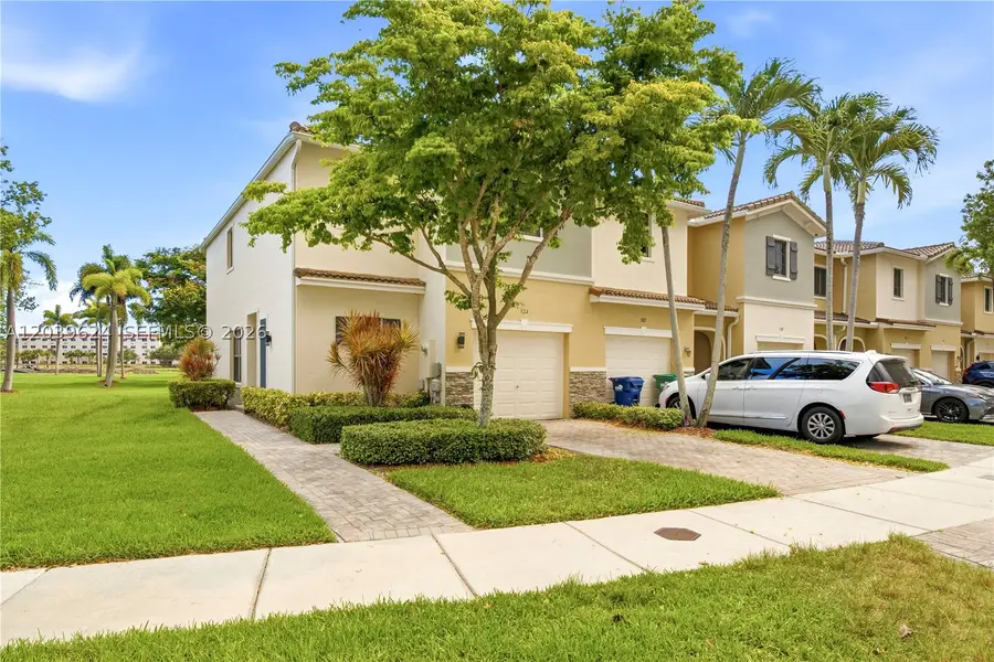 324 NE 194th Ln, Miami, FL 33179 - #2
