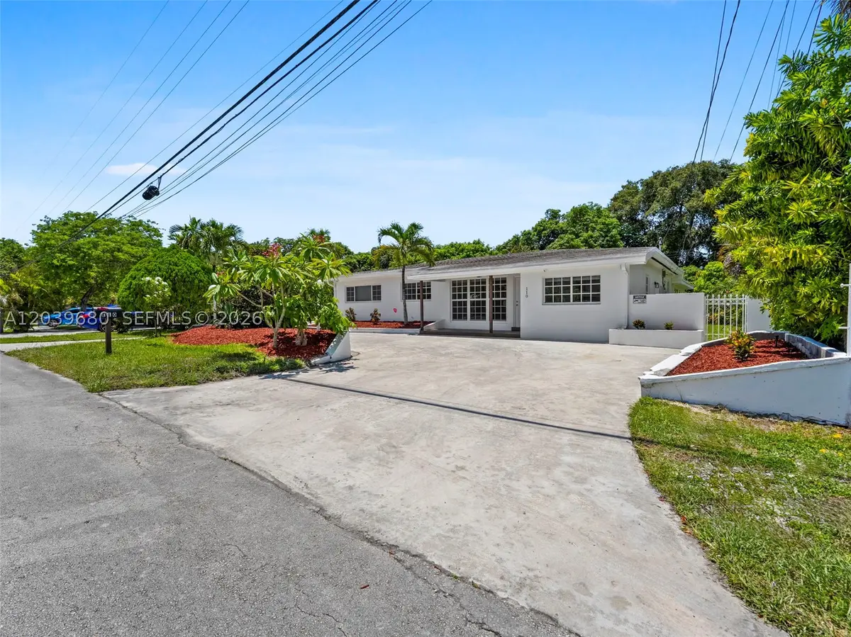 110 NE 152nd St, Miami, FL 33162 - #1