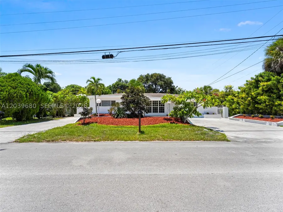 110 NE 152nd St, Miami, FL 33162 - #2