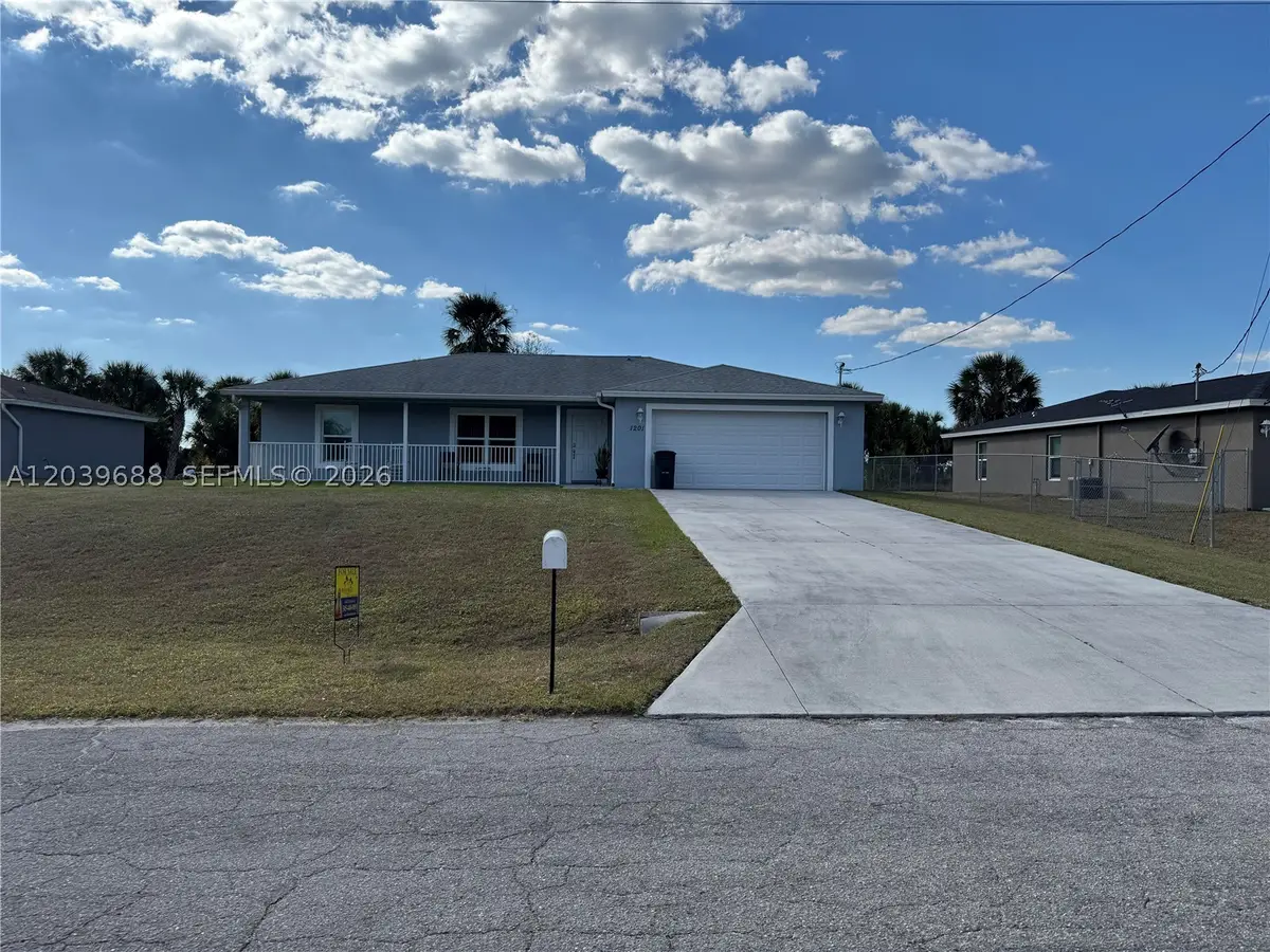 1201 Banjo Ct, Labelle, FL 33935 - #1