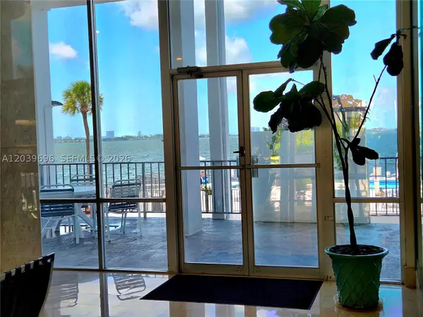 11930 N Bayshore Dr #910, North Miami, FL 33181