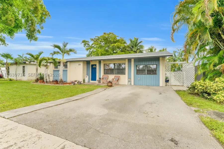551 NW 99th Way, Pembroke Pines, FL 33024 - #2