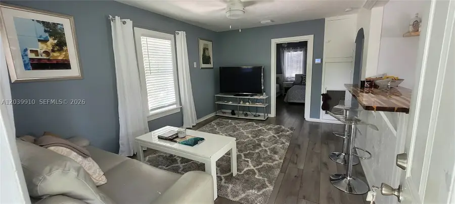 104 NE 5th St, Fort Lauderdale, FL 33301 - #3