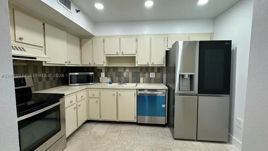 919 Hillcrest Dr #201, Hollywood, FL 33021 - #3