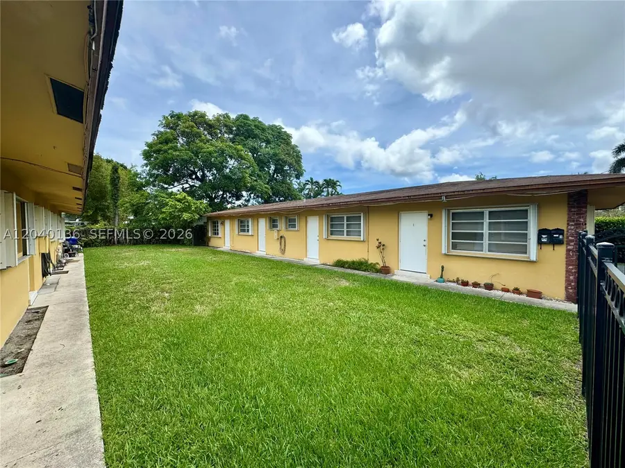 1723 SW 21st St, Fort Lauderdale, FL 33315 - #2