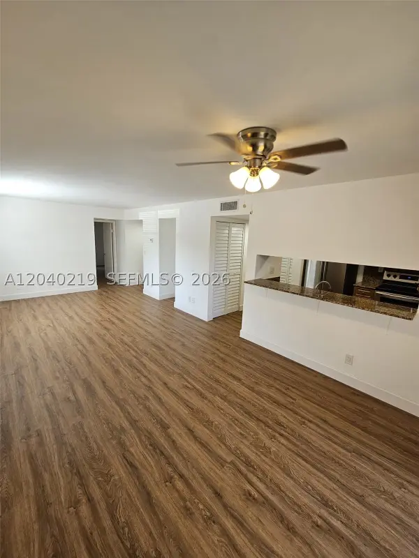 3252 Foxcroft Rd #216, Miramar, FL 33025