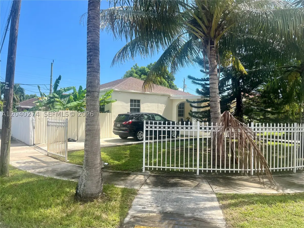 521 NW 32nd Pl, Miami, FL 33125 - #1