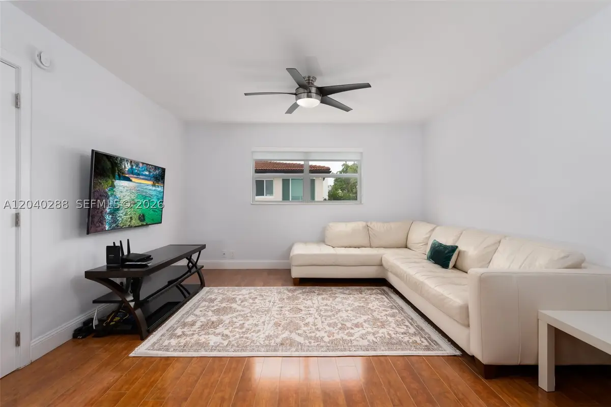 611 NE 14th Ave #206, Fort Lauderdale, FL 33304 - #1