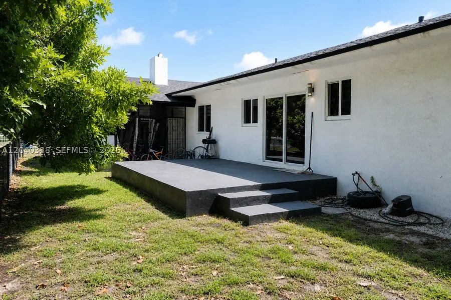 1860 NW 81st St, Miami, FL 33147 - #3