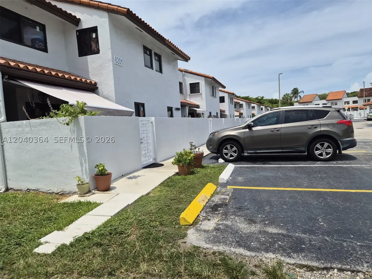 6201  SW 138 Th Ct Apart G, Miami, FL 33183 - #1