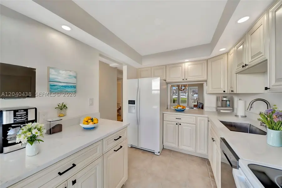3221 NE 8th St #103, Pompano Beach, FL 33062 - #2