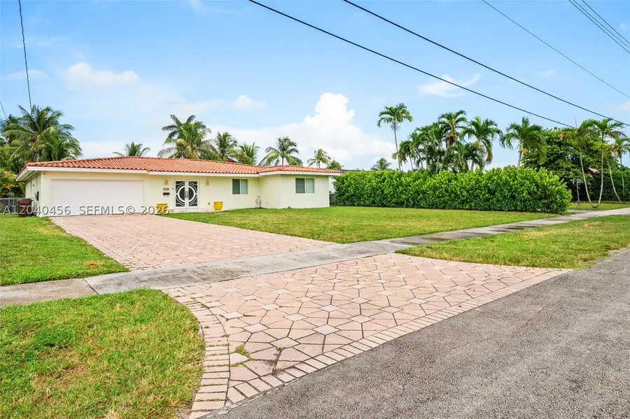 6185 W 10th Ave, Hialeah, FL 33012 - #2