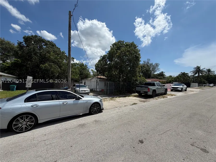 867 NW 109th St, Miami, FL 33168 - #2