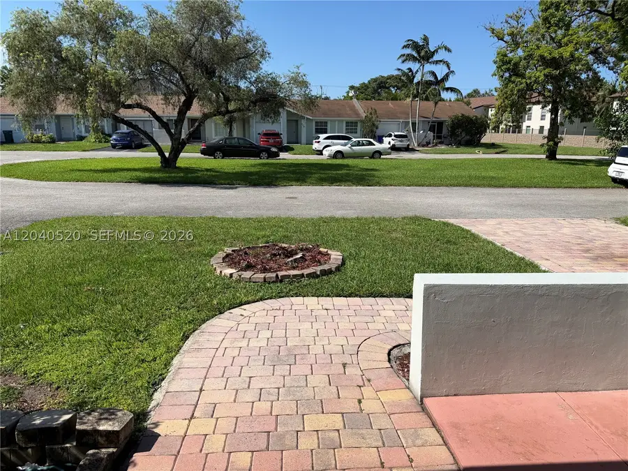360 B Lakewood Cir E, Margate, FL 33063 - #3