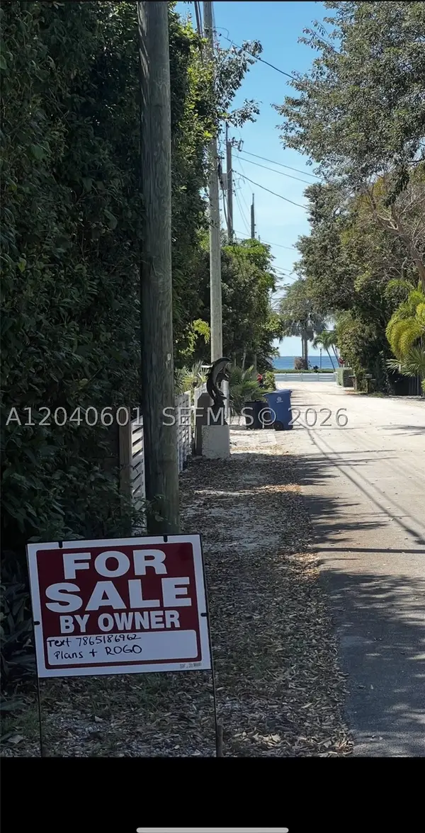 31 Dolphin Rd, Key Largo, FL 33037