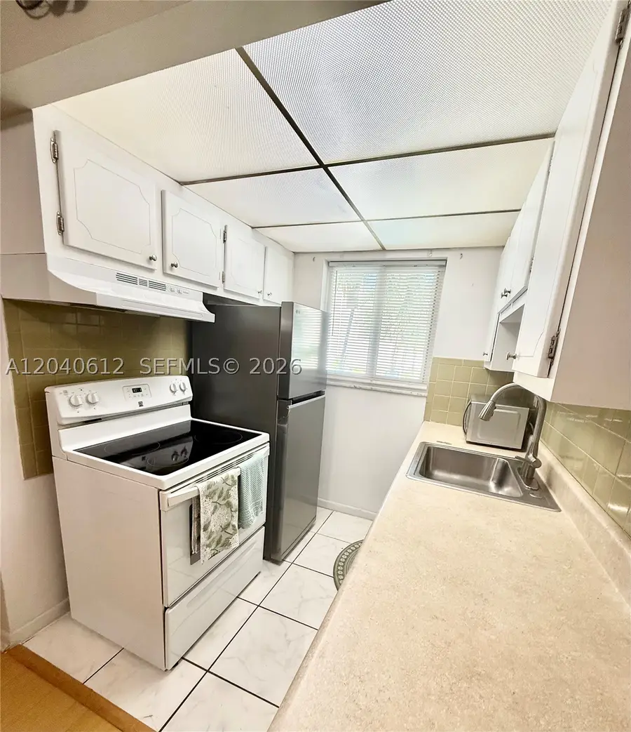 2145 Pierce St #206, Hollywood, FL 33020 - #2