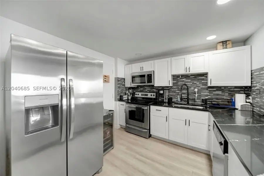 427 Golden Isles Dr #16H, Hallandale Beach, FL 33009 - #3