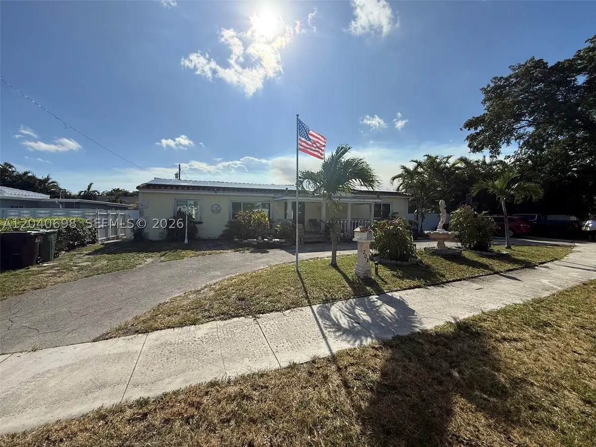 202 To To Lo Chee Dr, Hialeah, FL 33010 - #1