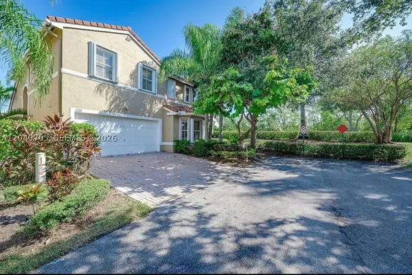 1125 Butternut Ln, Hollywood, FL 33019