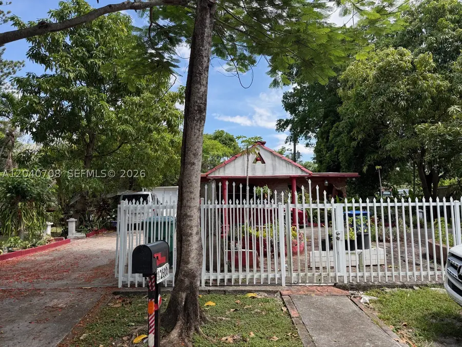 12600 Country Club Ln, Miami, FL 33167 - #2
