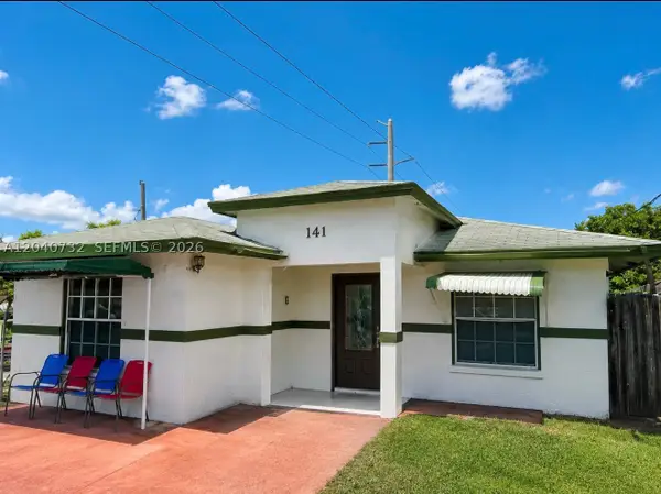 141 SW 2nd St, Deerfield Beach, FL 33441