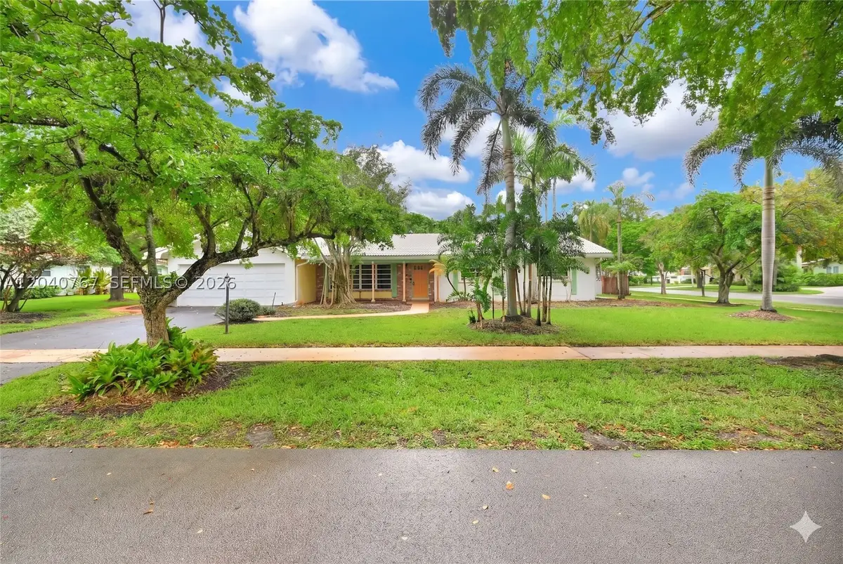 600 Petunia Dr, Plantation, FL 33317 - #1