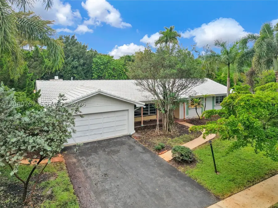 600 Petunia Dr, Plantation, FL 33317 - #2
