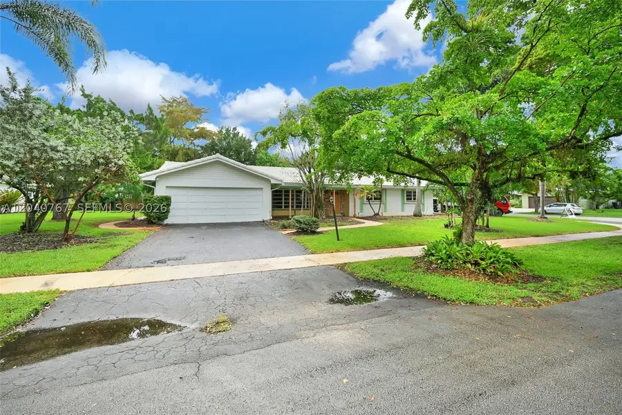 600 Petunia Dr, Plantation, FL 33317 - #3