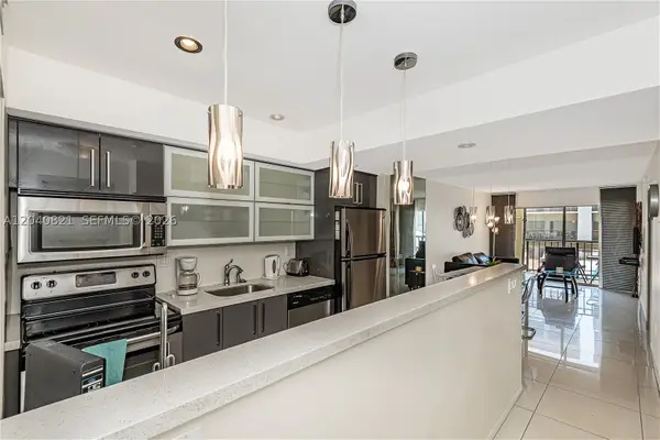 201 178th Dr #215, Sunny Isles Beach, FL 33160