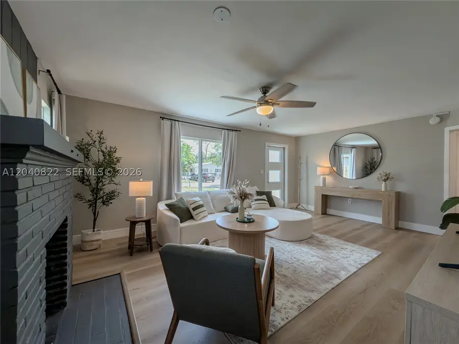 1813 SW 10th St, Fort Lauderdale, FL 33312 - #3